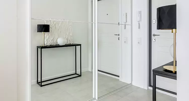 Mirrored Bifold Closet Doors Repair in Dunedin, FL