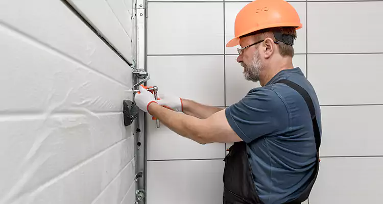 Emergency Garage Door Repair in Dunedin, FL