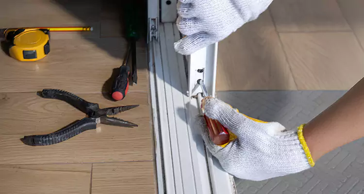 Screen Door Wheel Replacement in Dunedin, FL