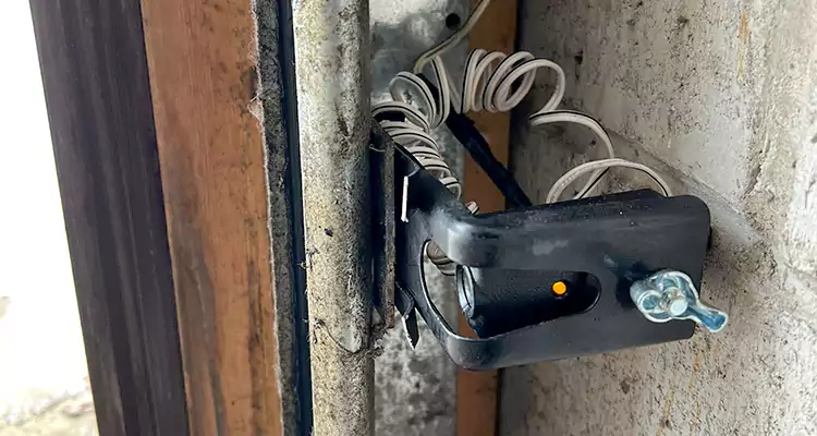 Fix Broken Garage Door Sensor in Dunedin, FL