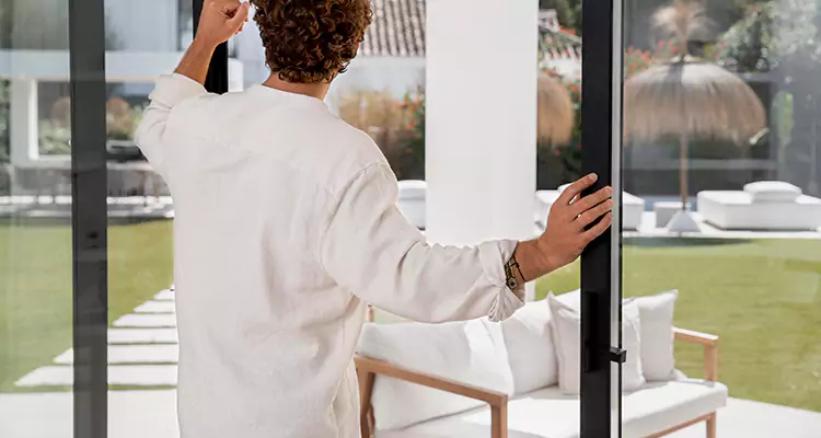 Sliding Screen Door Maintenance for Closing Issues in Dunedin, FL