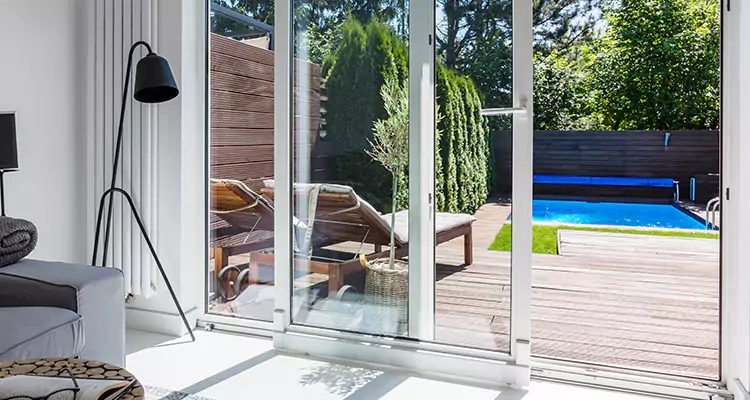 Fixing A Sliding Screen Door Roller in Dunedin, FL